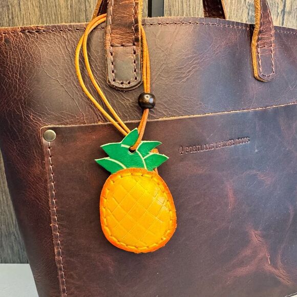 Pineapple Bag Charm Genuine Leather Crossbody Purse Bag NEW - Picture 1 of 6